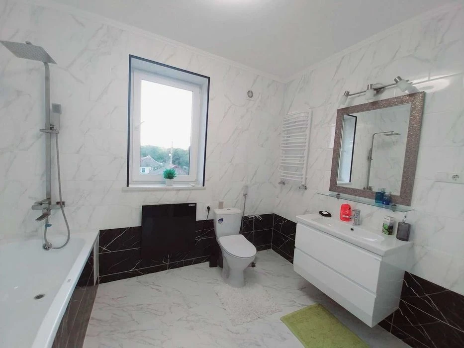 Продам Элитный Новострой 2х этаж. коттедж 164 м.кв. Район 4