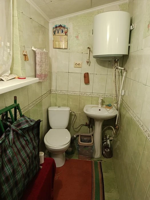 Продам Дом в Лесках,5 ком. 3 входа, 3 кухни, 3 в/у, можно на