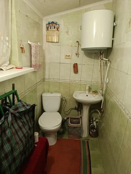 Продам Дом в Лесках,5 ком. 3 входа, 3 кухни, 3 в/у, можно на