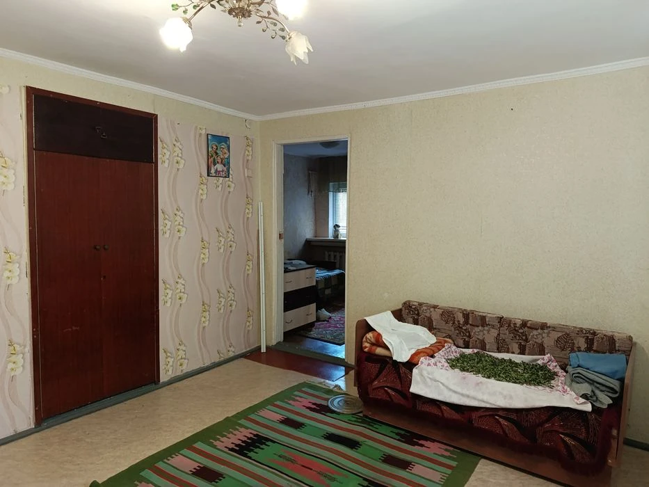 Продам Дом в Лесках,5 ком. 3 входа, 3 кухни, 3 в/у, можно на