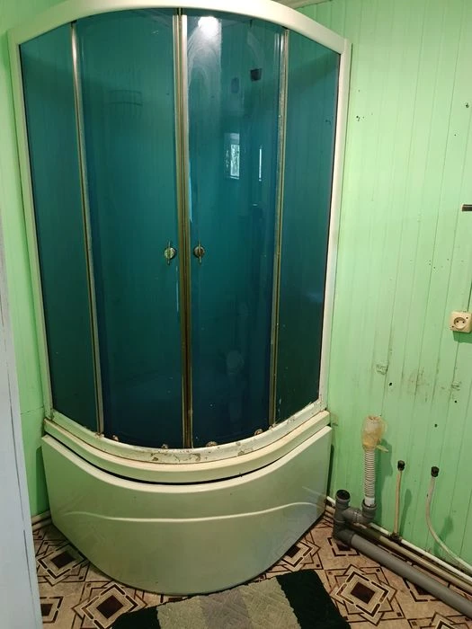 Продам Дом в Лесках,5 ком. 3 входа, 3 кухни, 3 в/у, можно на