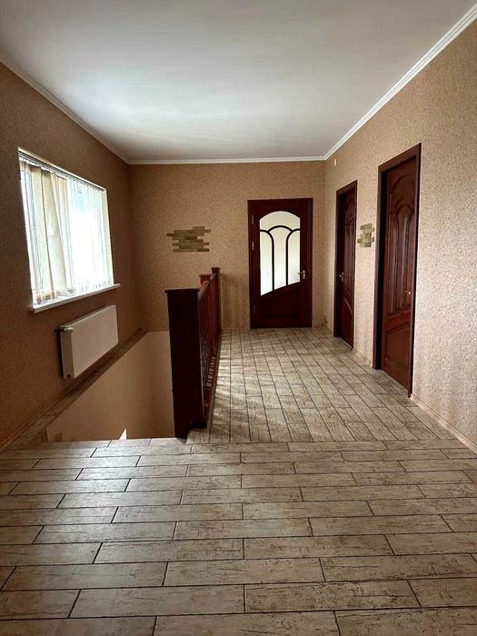 Продается дом в Соляных с большим участком 20 соток.