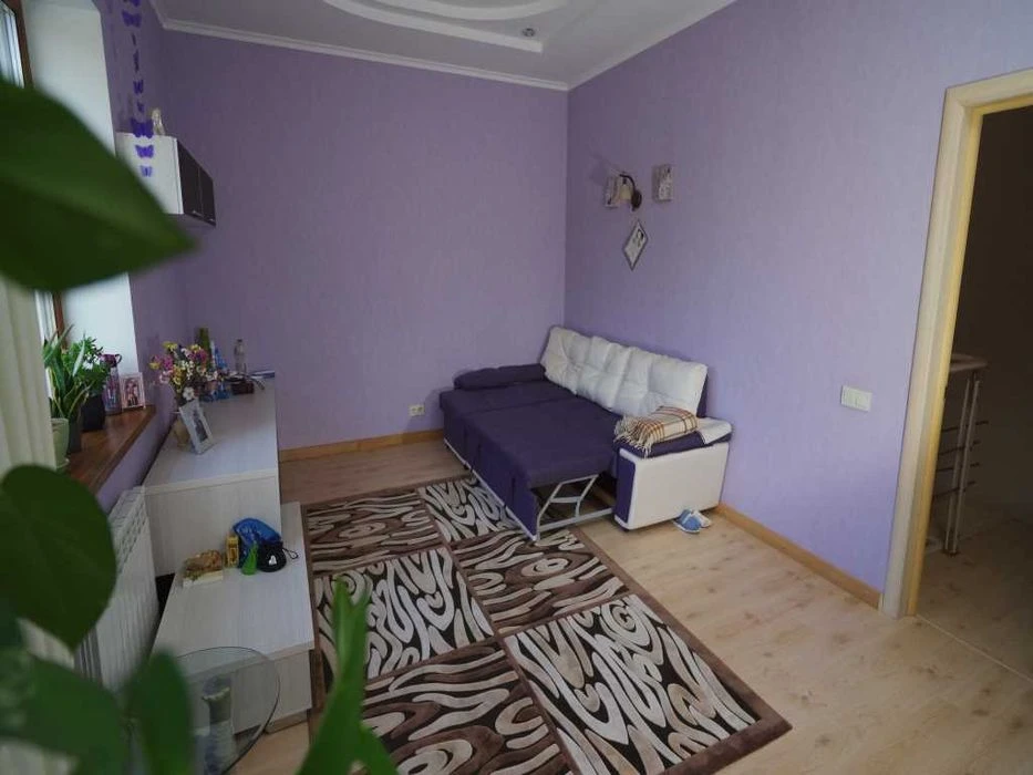 Продаж 2 поверхового будинку 300 м2 8 сот. Цегла, біля річки