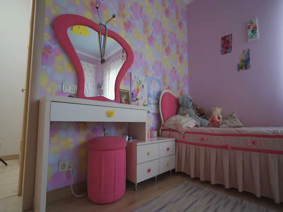 Продаж 2 поверхового будинку 300 м2 8 сот. Цегла, біля річки