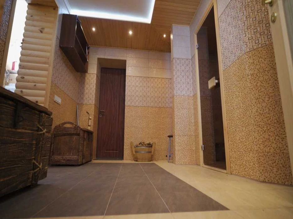 Продаж 2 поверхового будинку 300 м2 8 сот. Цегла, біля річки