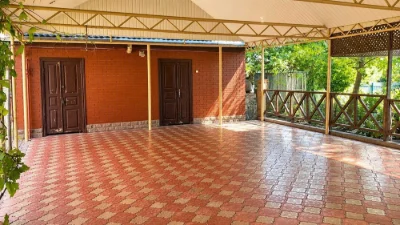 Продаж 2 поверхового будинку 250 м2 12 сот.  50 м2 ще гараж