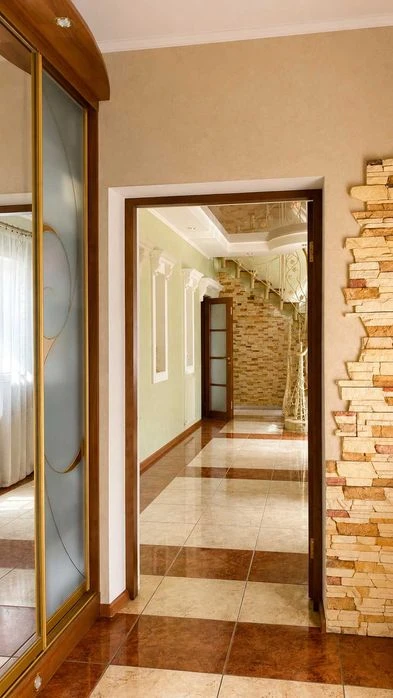 Продаж 2 поверхового будинку 250 м2 12 сот.  50 м2 ще гараж