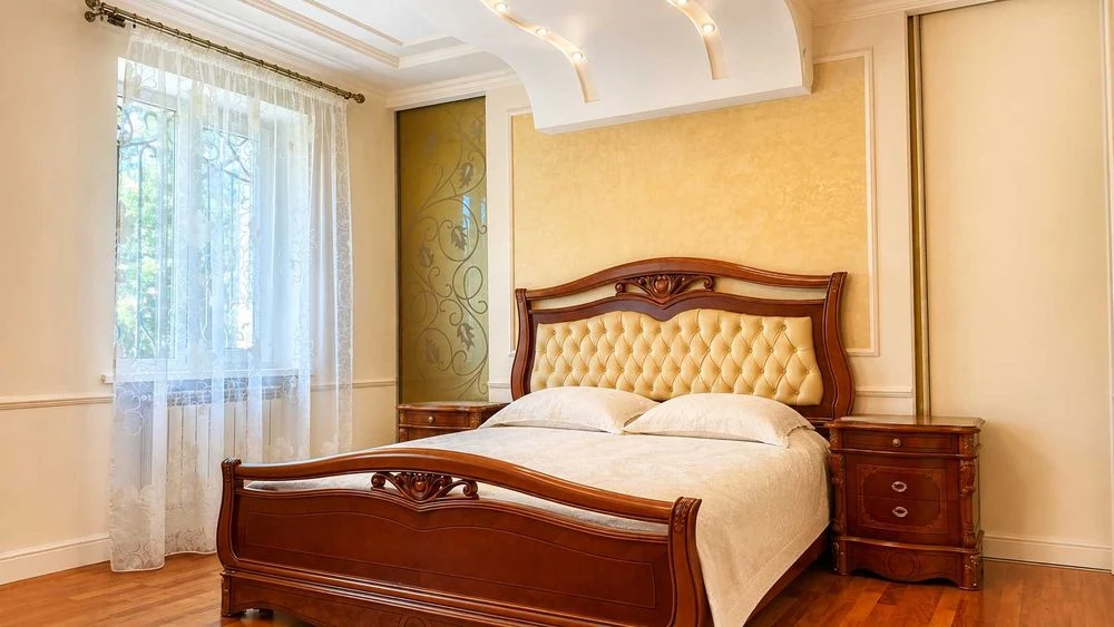 Продаж 2 поверхового будинку 250 м2 12 сот.  50 м2 ще гараж