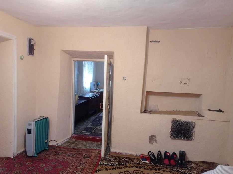 Продам Дом-2 комн. + летняя кухня-1 комн. участок 6 соток в