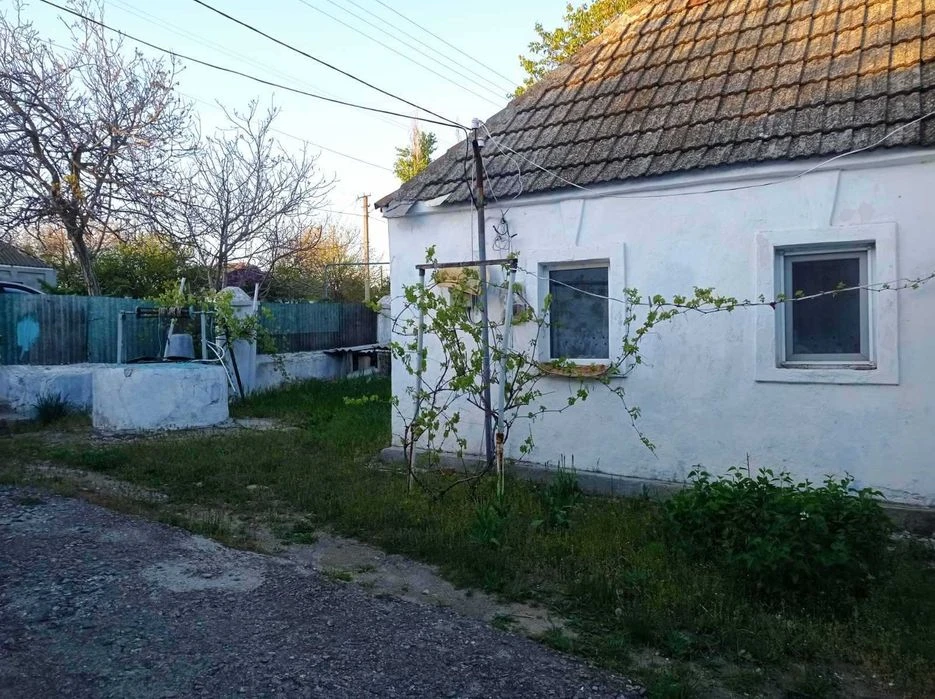 Продам Дом-2 комн. + летняя кухня-1 комн. участок 6 соток в