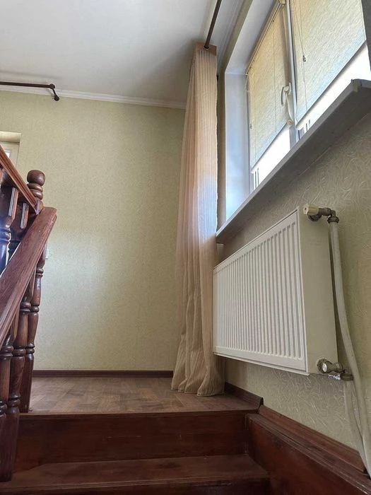 Частина будинку в екологічному районі міста по вул. Набережн
