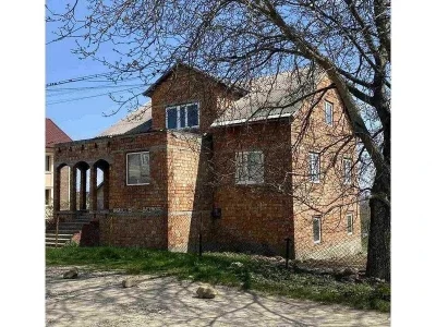 Продажа Житлового будинка  327 кв.м в м. Чернівцях + Київ