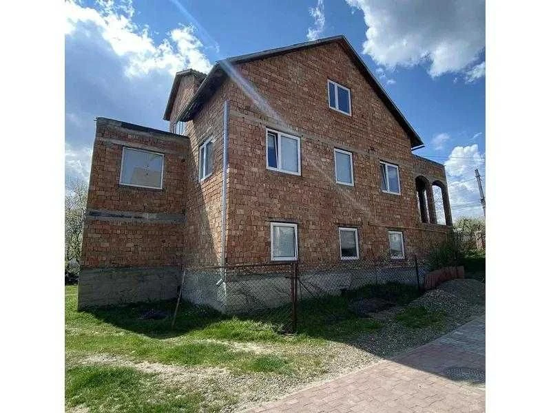 Продажа Житлового будинка  327 кв.м в м. Чернівцях + Київ