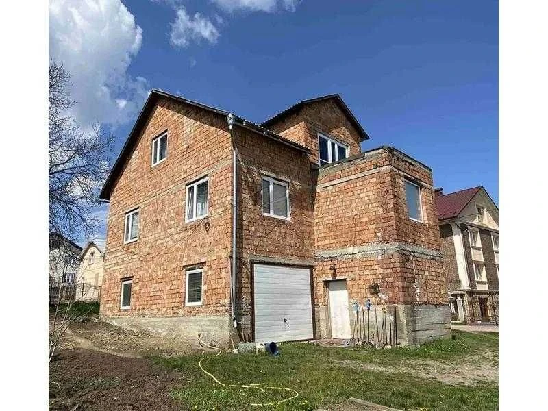 Продажа Житлового будинка  327 кв.м в м. Чернівцях + Київ
