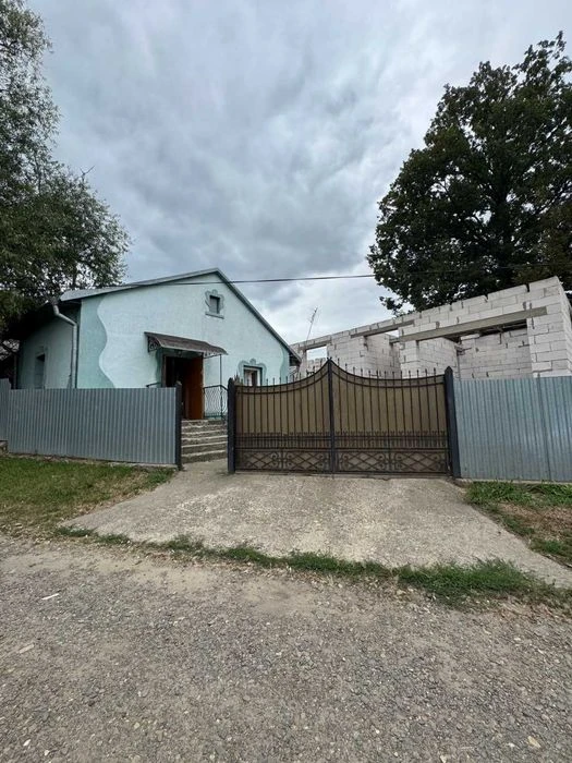 Садгора будинок + недобудова