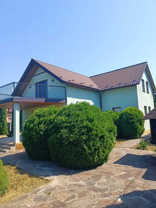 Затишний будинок, 180 м.кв., 4 спальні, 20 соток
