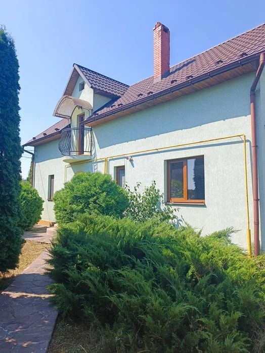 Затишний будинок, 180 м.кв., 4 спальні, 20 соток