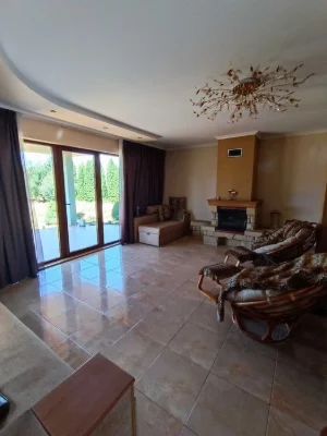 Затишний будинок, 180 м.кв., 4 спальні, 20 соток