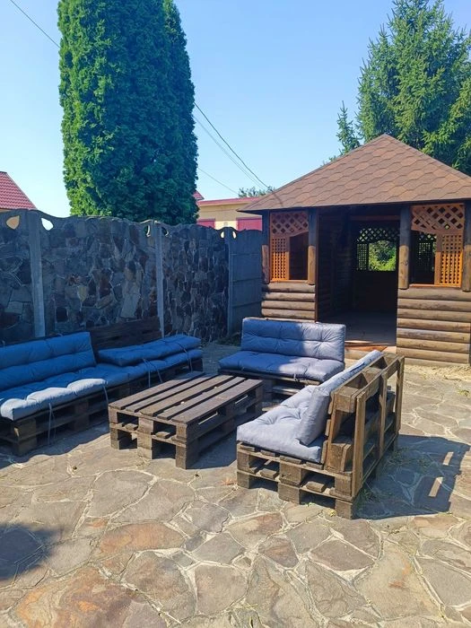 Затишний будинок, 180 м.кв., 4 спальні, 20 соток