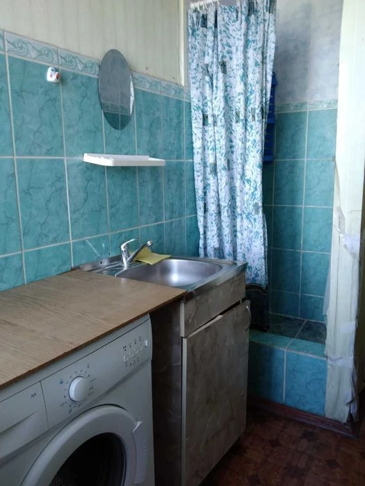 Продам 1-кімнатну, Севастопольська площа, меблі, техніка, га