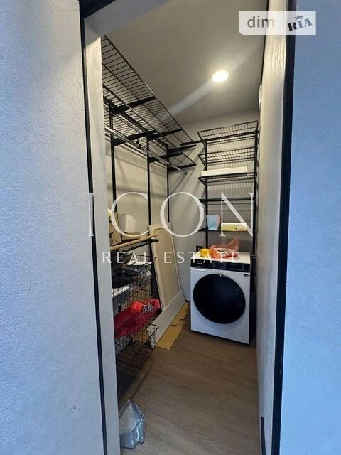 Продаж 1к квартири 41 кв. м на вул. Михайла Максимовича 24 •