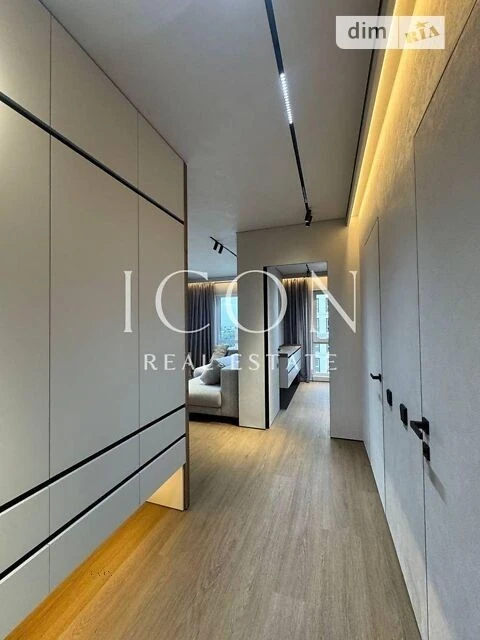 Продаж 1к квартири 41 кв. м на вул. Михайла Максимовича 24 •
