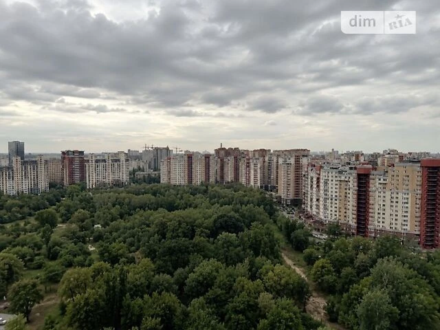 Продаж 1к квартири 53 кв. м на вул. Михайла Максимовича 32А