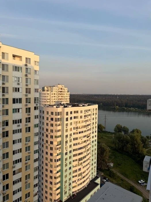 Без комісії. Продаж 1 км. квартира + кухня вітальня. ЖК Озер