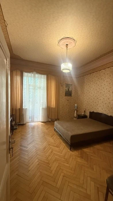 Продаж прекрасної квартири в історичному Центрі, Б. Хмельниц