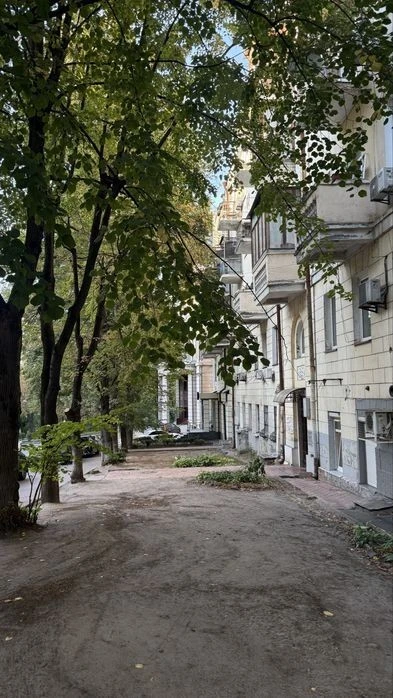 Продаж прекрасної квартири в історичному Центрі, Б. Хмельниц