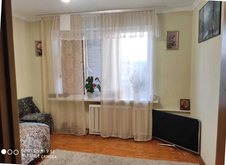Оболонь, продається 3-к кв, 69 м, 9 пов, ЦЕГЛА, ГАЗ, все окр