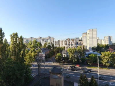 Продаж 1-к квартири вул. Вавілових 9/11