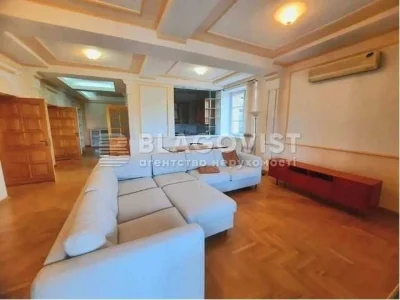 Продаж квартири Клубний будинок 3-кім 159м2 Метро Золоті Вор