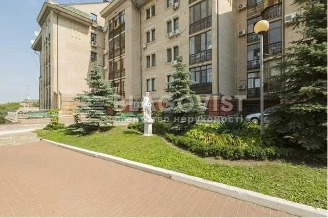 Продаж квартири Клубний будинок 3-кім 159м2 Метро Золоті Вор