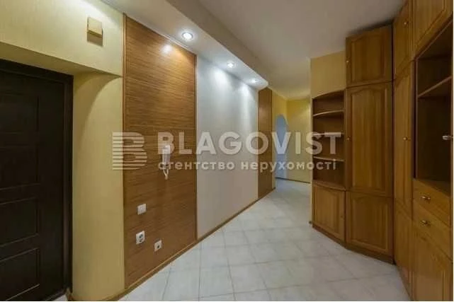 Продаж квартири Клубний будинок 3-кім 159м2 Метро Золоті Вор