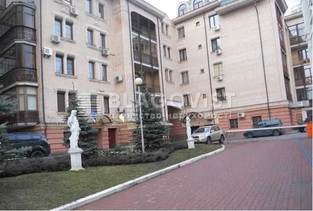 Продаж квартири Клубний будинок 3-кім 159м2 Метро Золоті Вор