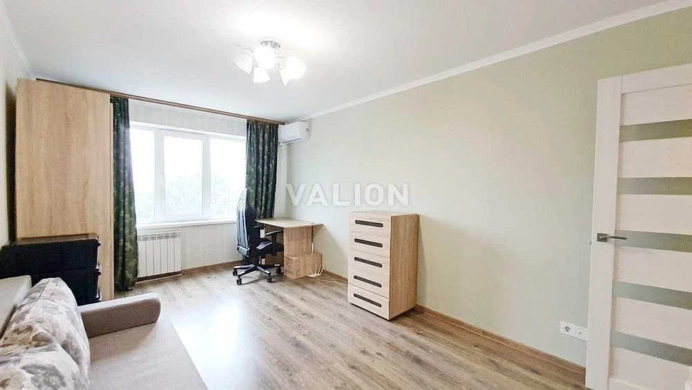 Продаж 1-к квартири, Левка Лук'яненка 1д (Маршала Тимошенка)