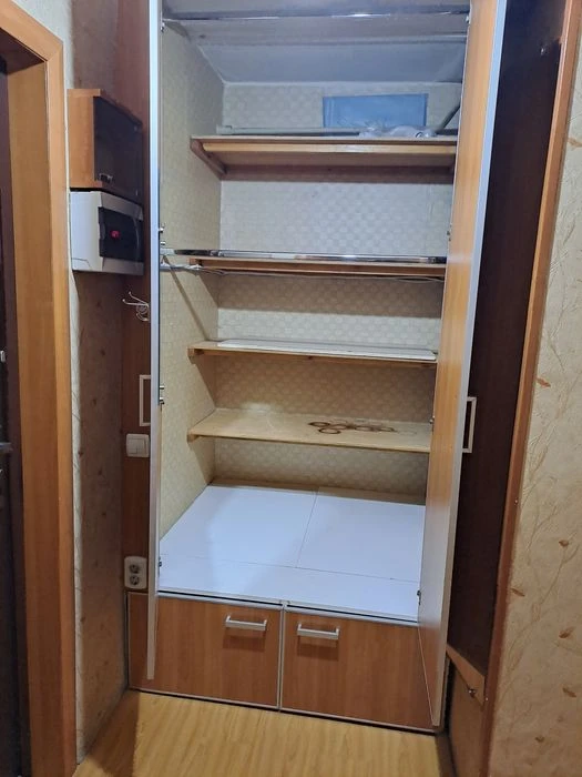 1 кімнатна квартира на першому поверсі в Сумах.