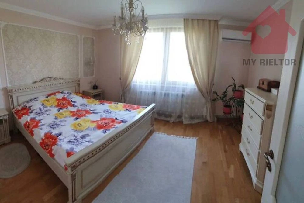 Продаж трикімнатної квартири по вул.Можайського