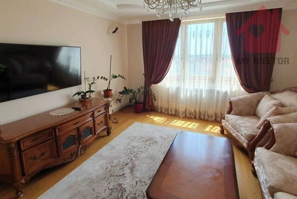 Продаж трикімнатної квартири по вул.Можайського