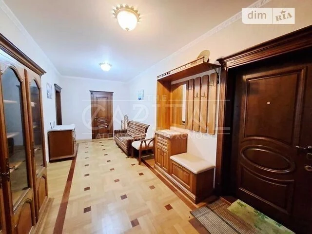 Sale of 2-room apartment 85 sq. m. on Mykhaylo Maksimovicha st. 3G •