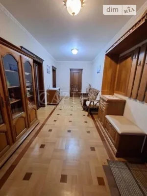 Sale of 2-room apartment 85 sq. m. on Mykhaylo Maksimovicha st. 3G •
