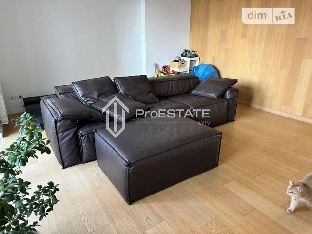 Продаж 3к квартири 130 кв. м на вул. Олександри Екстер 9 • I
