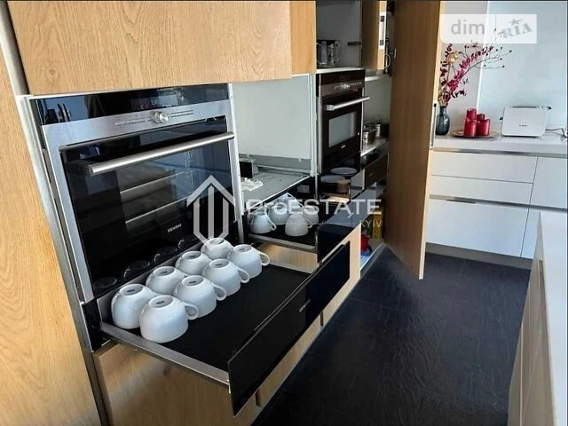 Продаж 3к квартири 130 кв. м на вул. Олександри Екстер 9 • I
