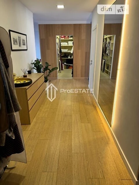 Продаж 3к квартири 130 кв. м на вул. Олександри Екстер 9 • I