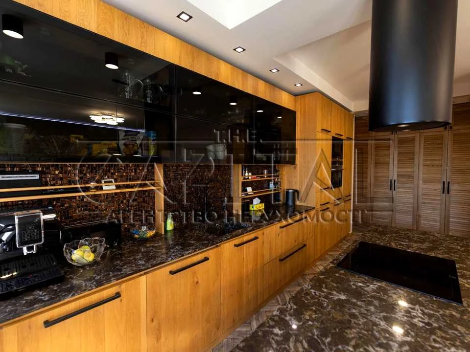 Apartment. Kyiv, Regeneratorna St., 4 k
