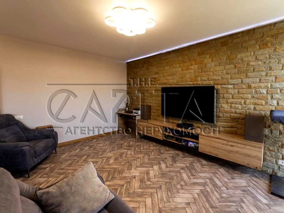 Apartment. Kyiv, Regeneratorna St., 4 k