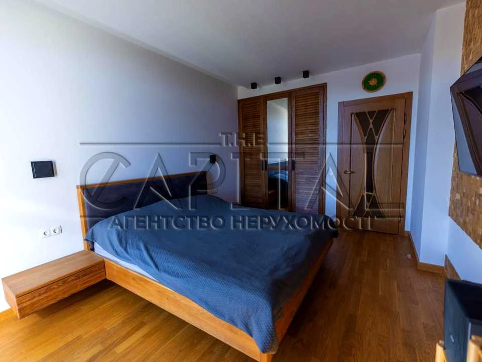 Apartment. Kyiv, Regeneratorna St., 4 k