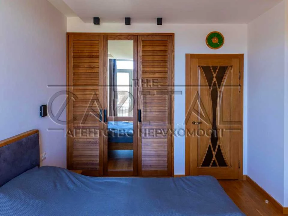 Apartment. Kyiv, Regeneratorna St., 4 k