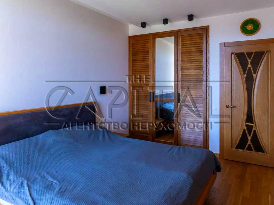 Apartment. Kyiv, Regeneratorna St., 4 k
